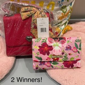 Purse Scarf Game- 15 scarves, 2 winners!